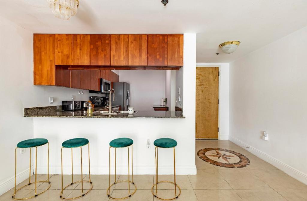 Two Bedroom Oceanview Apartment In Brickell Miami Exterior foto